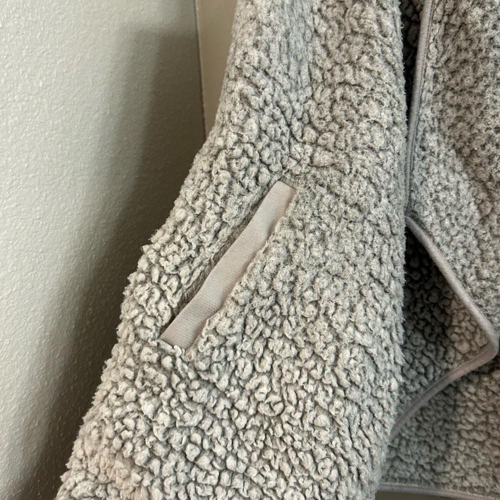 Thread & Supply Light Gray Sherpa Vest - Picture 3 of 4